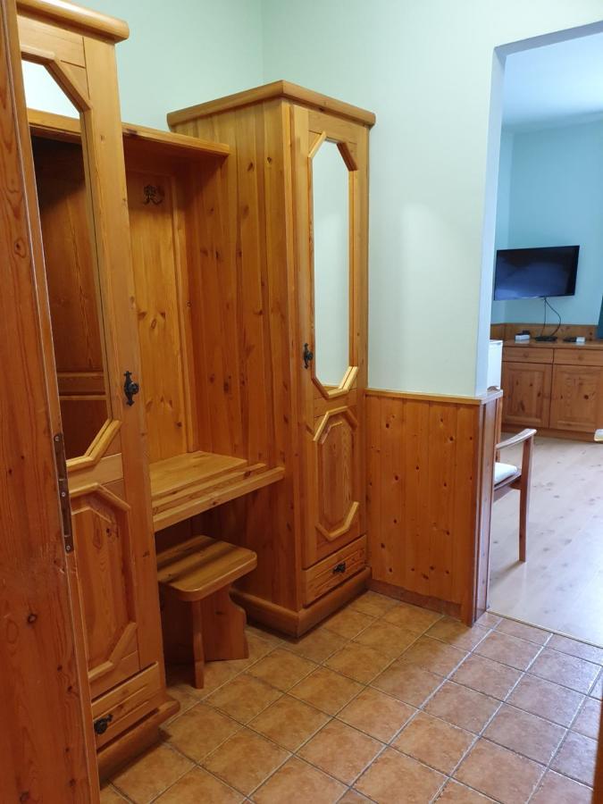 Hotel Bozi Rozi Panzio à Fertőboz Extérieur photo