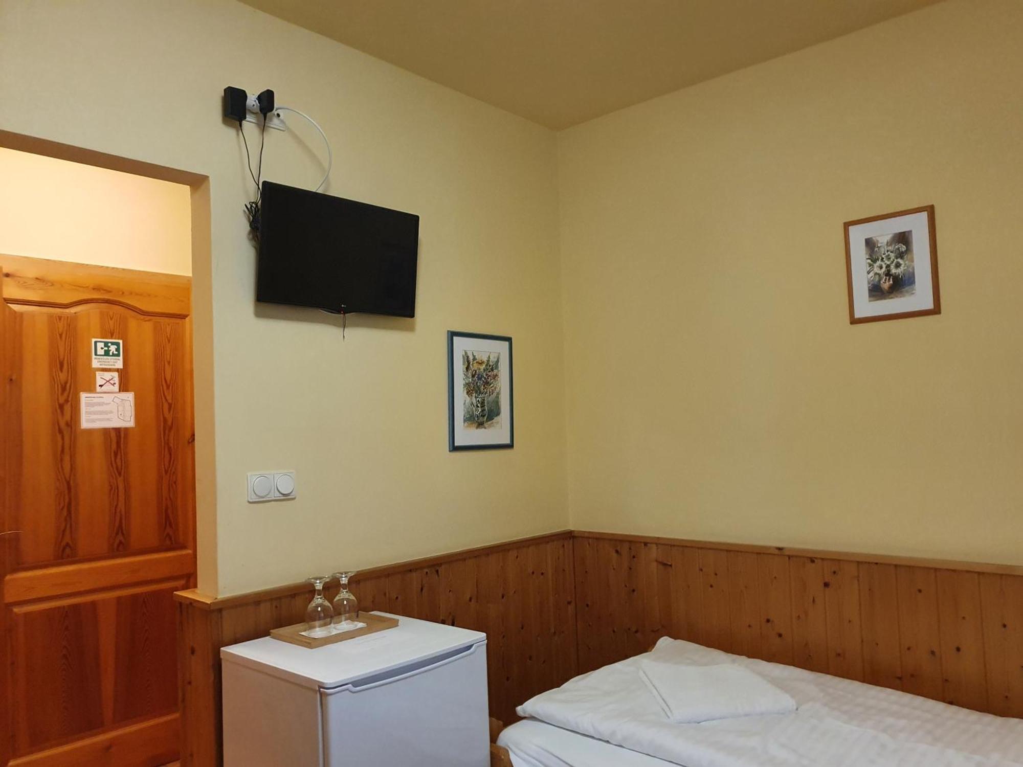 Hotel Bozi Rozi Panzio à Fertőboz Chambre photo