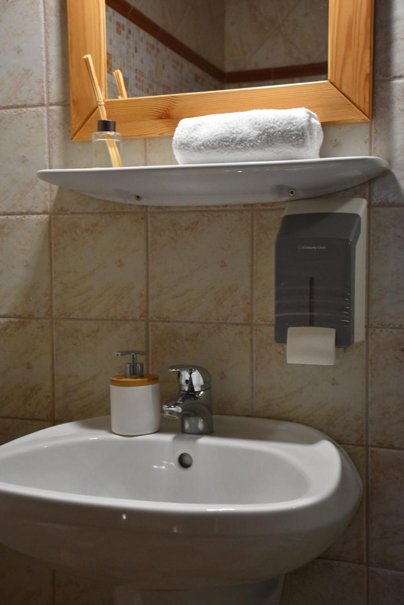 Hotel Bozi Rozi Panzio à Fertőboz Chambre photo